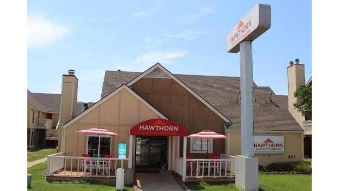 Hawthorn Suites by Wyndham Wichita East