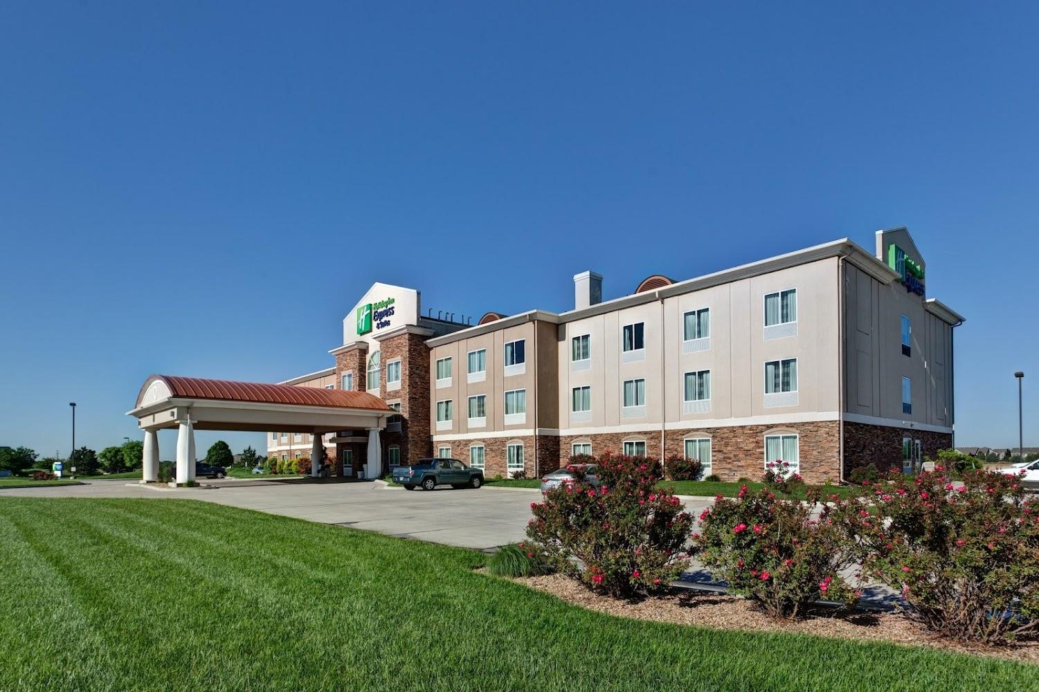 Holiday Inn Express & Suites Wichita Northwest Maize K-96, an IHG Hotel